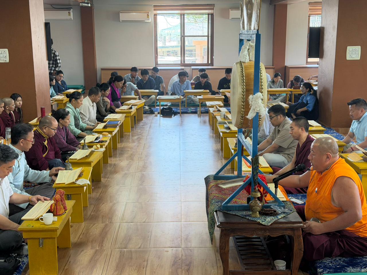 Read more about the article Recitation of the Medicine Buddha Prayer and the Three Tantras during Saga Dawa